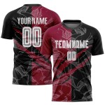 Camiseta de fútbol rasca y gana, uniforme de sublimación, personalizada, con estampado de grafiti en negro y granate. Camiseta de fútbol rasca y gana, uniforme de sublimación, personalizada, con estampado de grafiti en negro y granate.