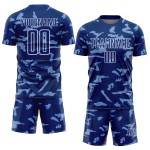 Camiseta de fútbol personalizada con diseño geométrico, color blanco y sublimación. Camiseta de fútbol personalizada con diseño geométrico, color blanco y sublimación.