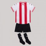 Niños Brentford 2025/26 Kit Local