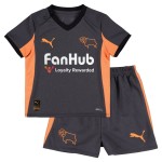 Conjunto visitante Derby County 2025/26 niño