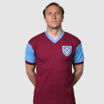 Camiseta Retro Bobby Moore Primera West Ham United 1958 #6 Hombre Camiseta Retro Bobby Moore Primera West Ham United 1958 #6 Hombre