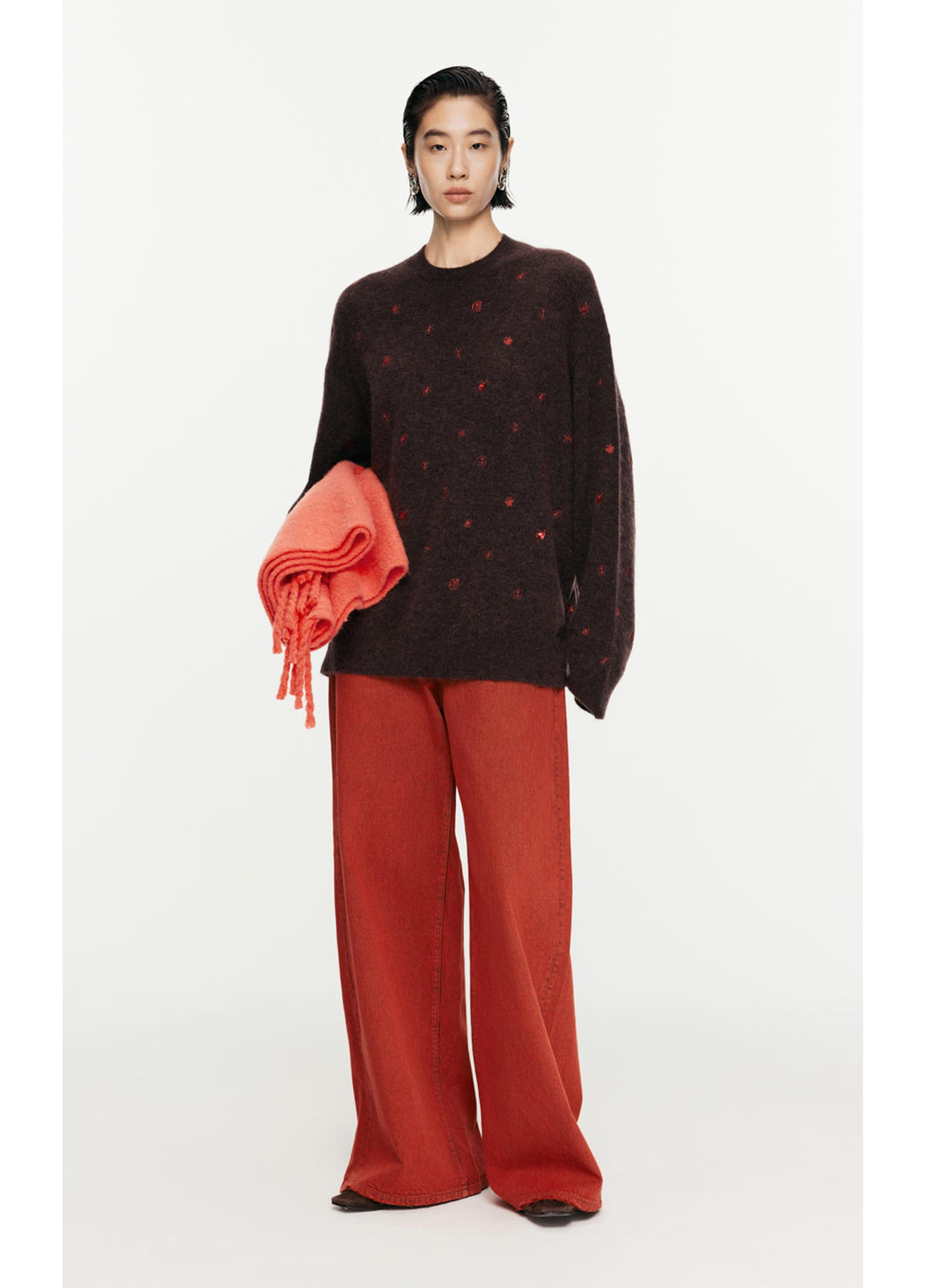 Suéter de manga larga con bordado de mariposas