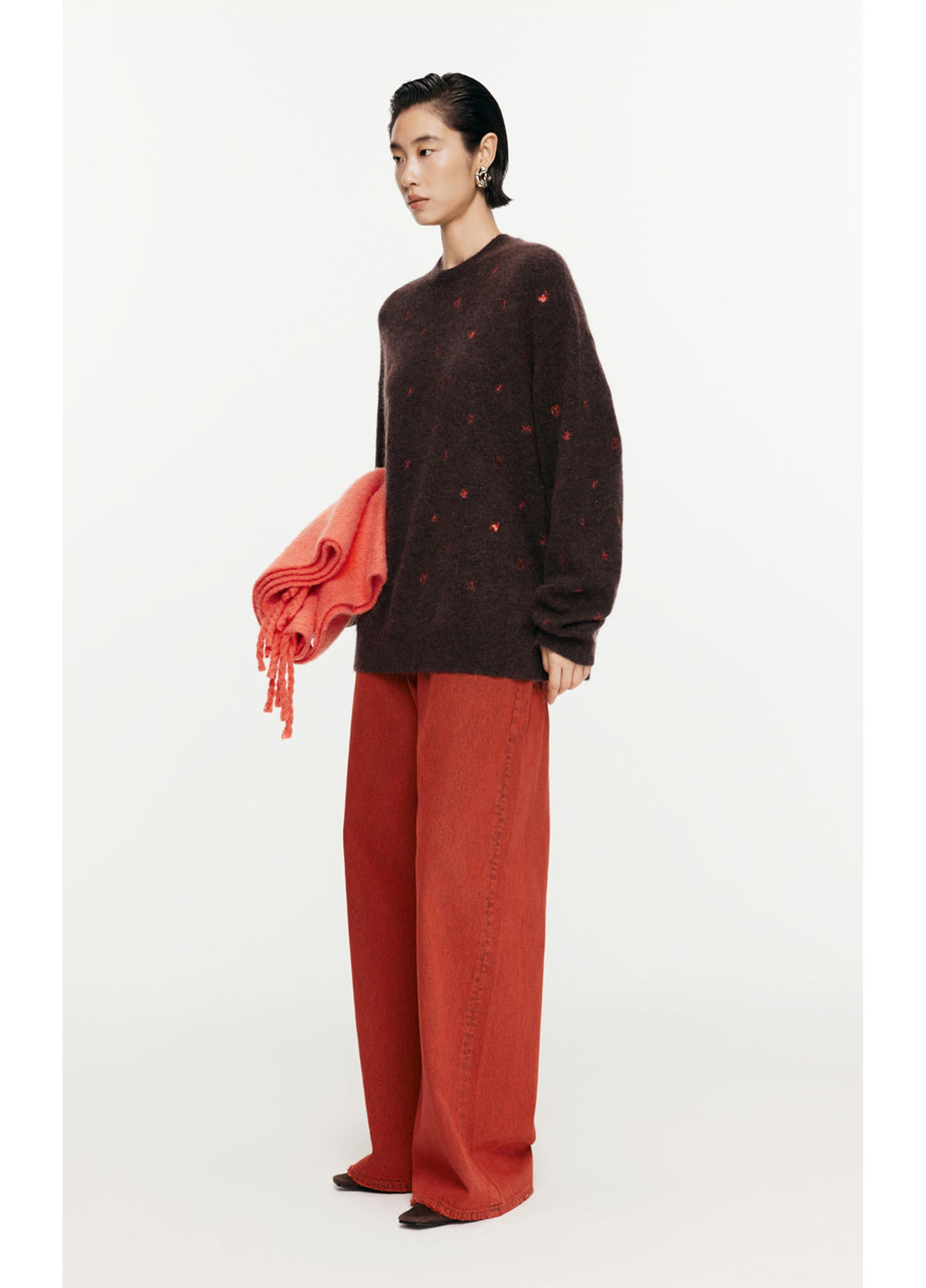 Suéter de manga larga con bordado de mariposas