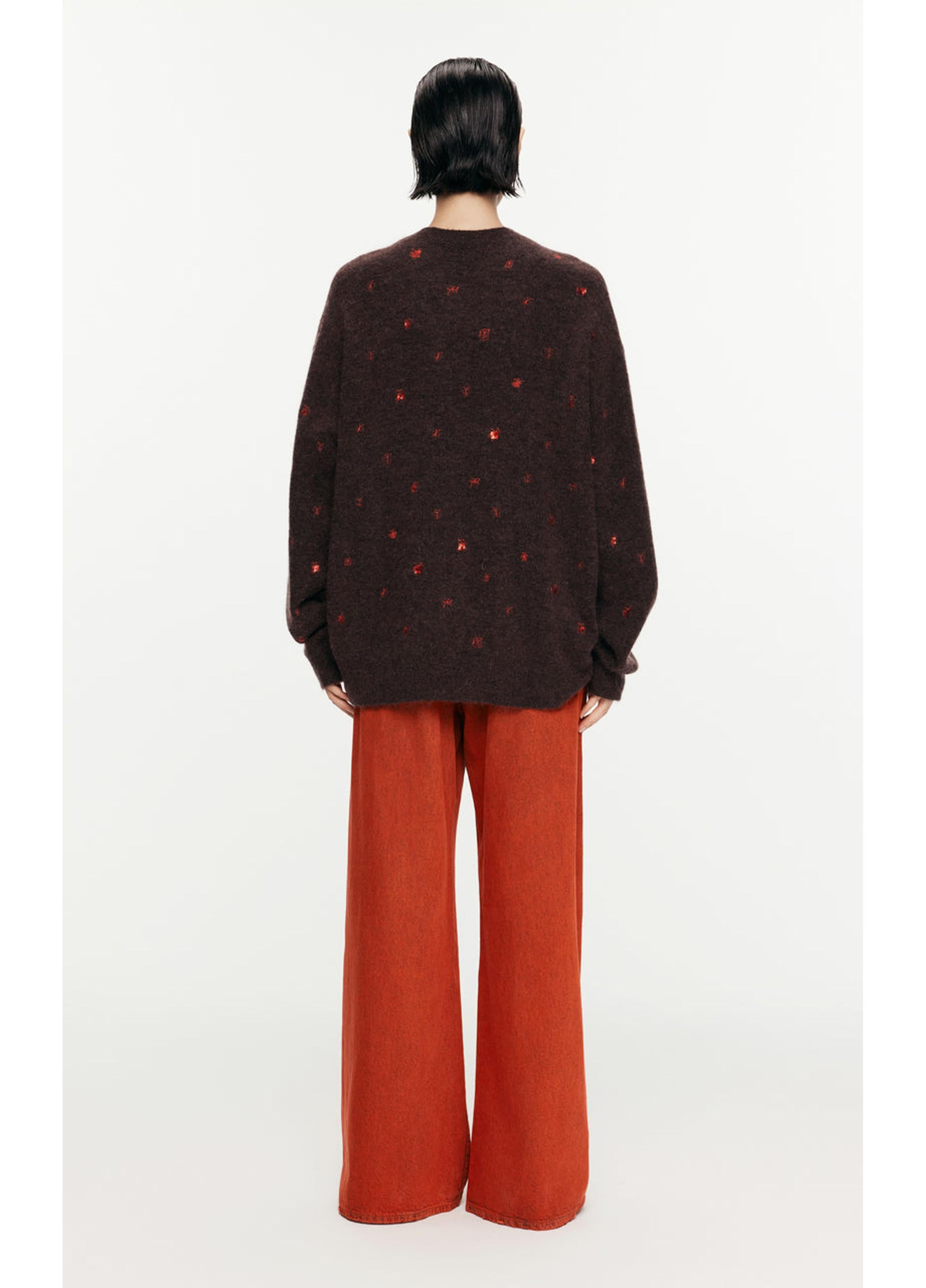 Suéter de manga larga con bordado de mariposas