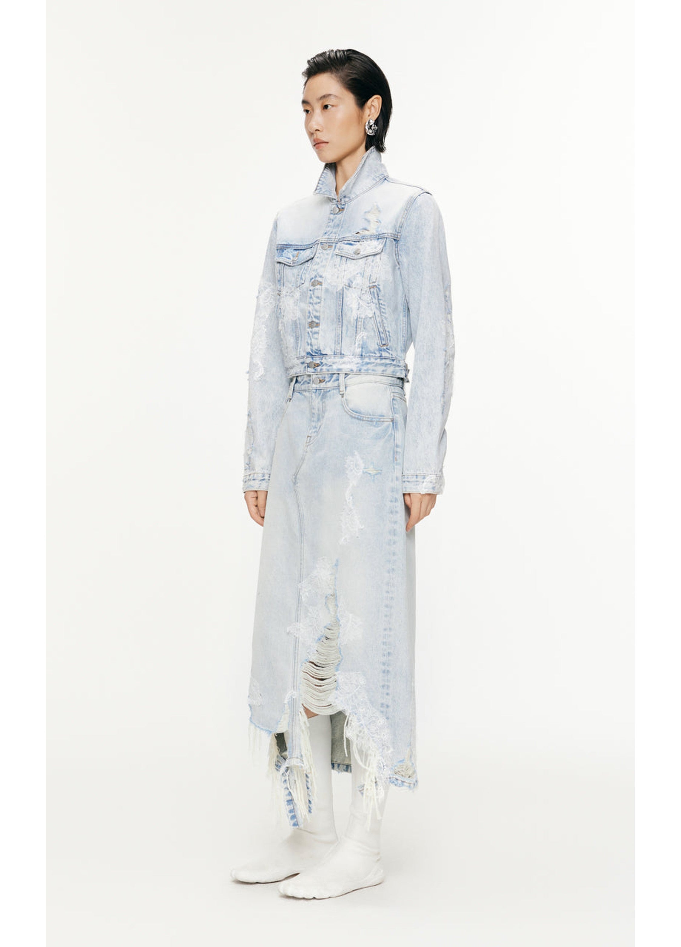 Chaqueta vaquera con patchwork de encaje