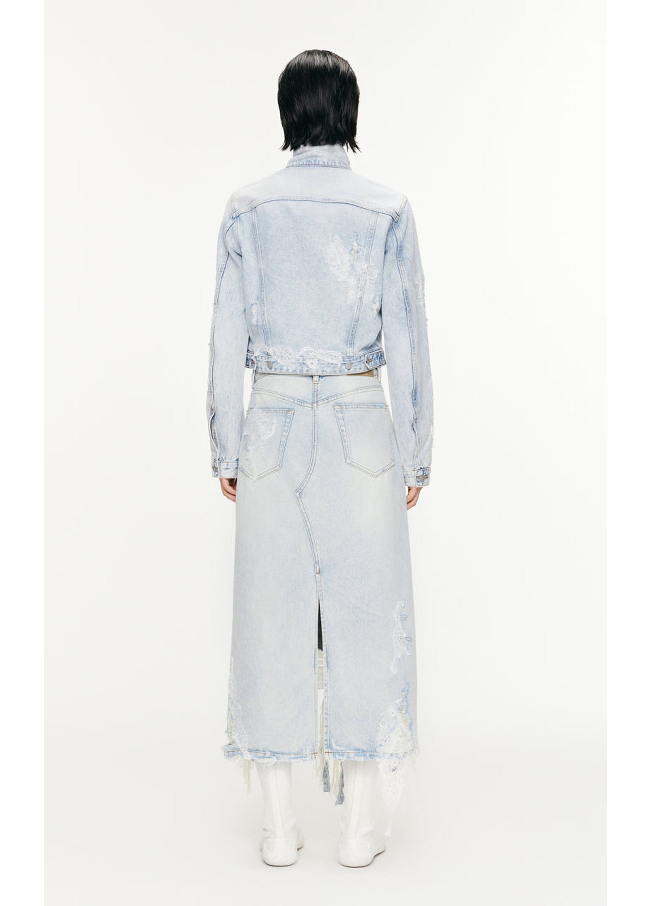 Chaqueta vaquera con patchwork de encaje