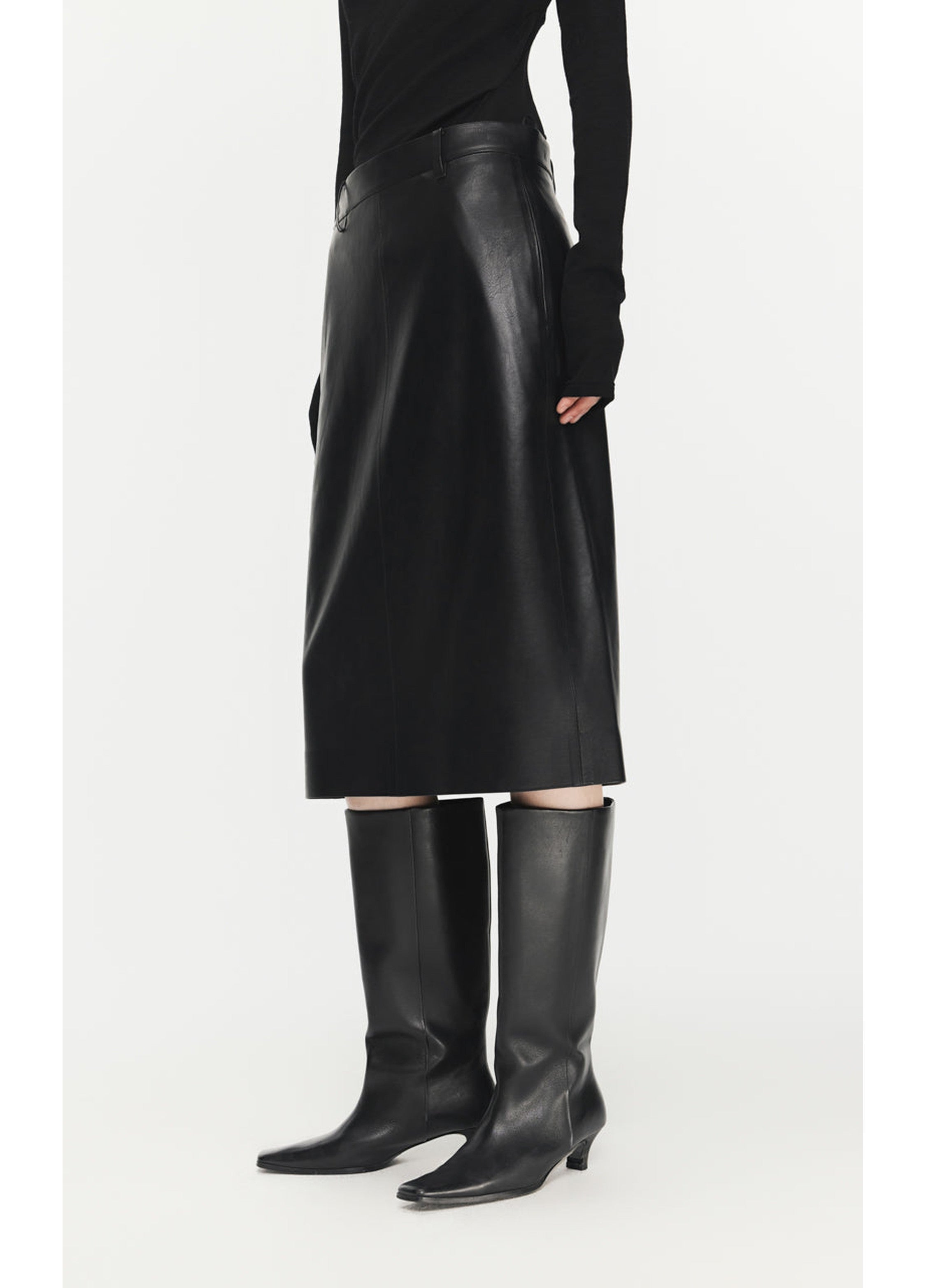 Falda de cintura de PU de longitud media